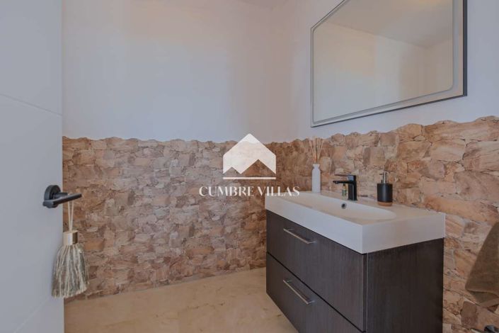 Image No.26-4 Bed Villa for sale
