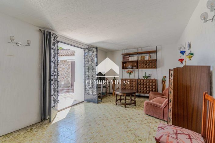 Image No.57-5 Bed Villa for sale