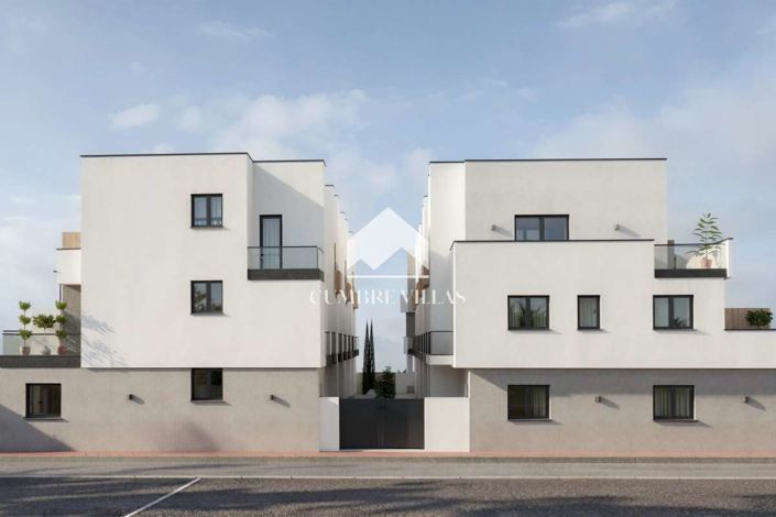 Image No.21-4 Bed Townhouse for sale