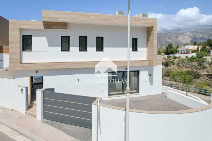 Image No.7-3 Bed Villa for sale