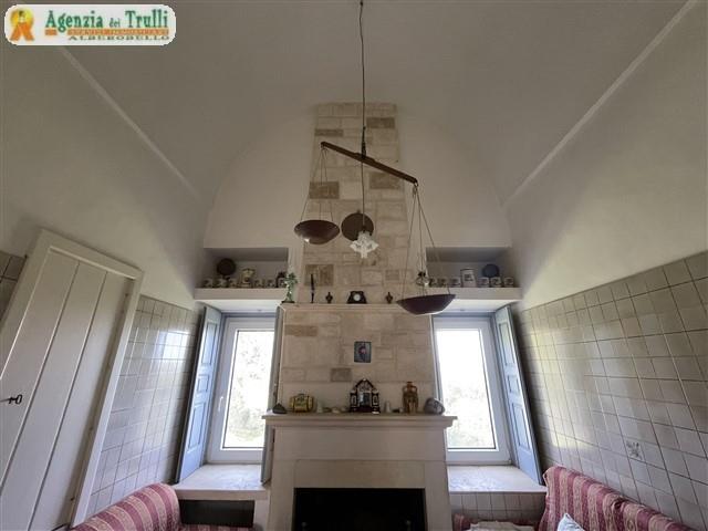 Image No.25-4 Bed Farmhouse for sale