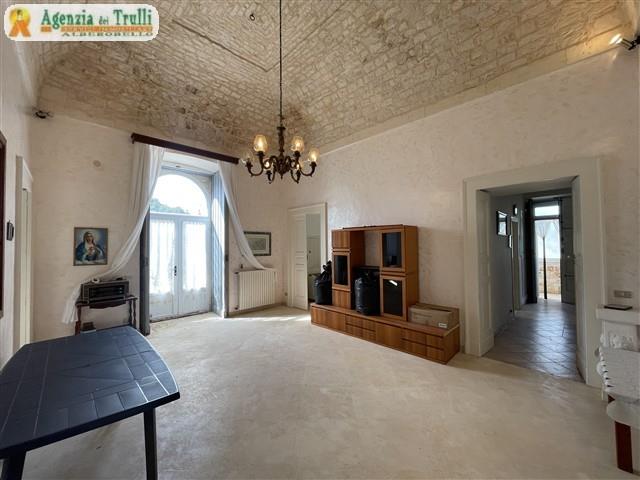 Image No.32-4 Bed Farmhouse for sale