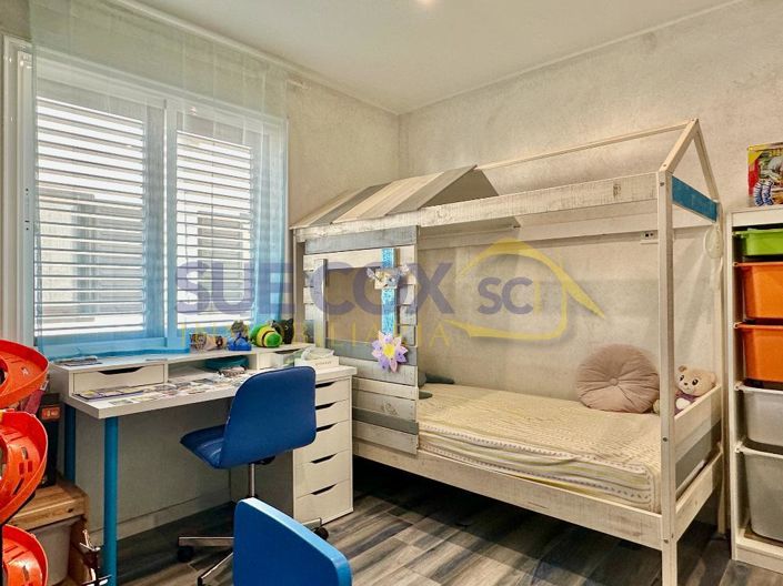 Image No.21-4 Bed Duplex for sale