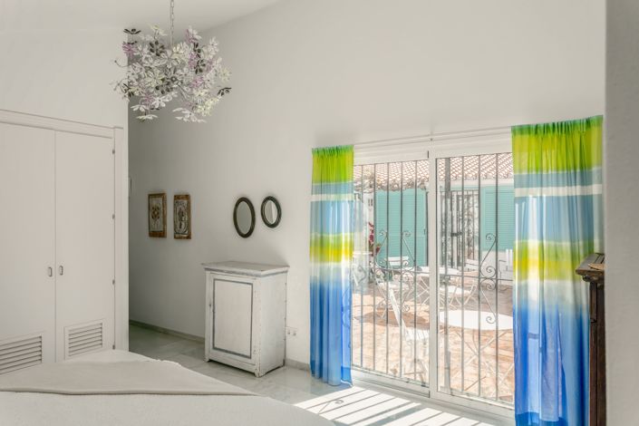 Image No.12-4 Bed Villa for sale