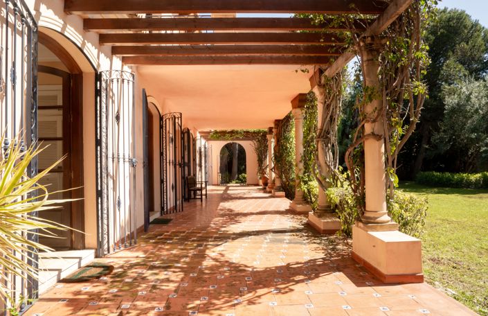 Image No.2-Villa de 5 chambres à vendre à Estepona