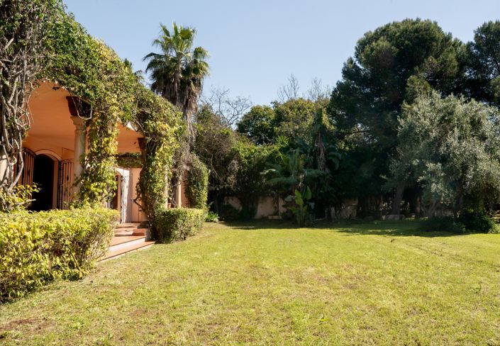 Image No.3-Villa de 5 chambres à vendre à Estepona