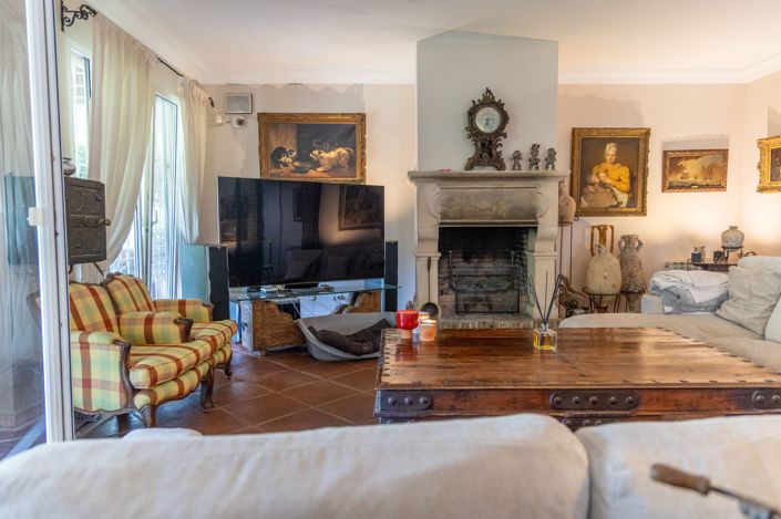 Image No.3-Villa de 4 chambres à vendre à Marbella