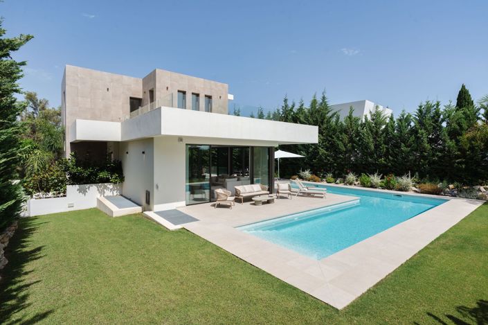 Image No.3-Villa de 4 chambres à vendre à Marbella