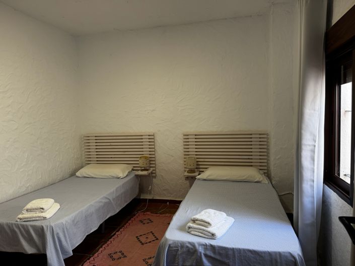 Image No.8-3 Bed House for sale