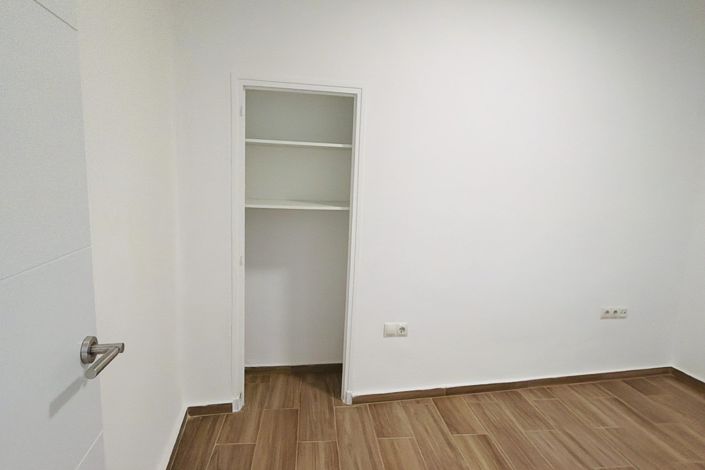 Image No.10-3 Bed Apartment for sale