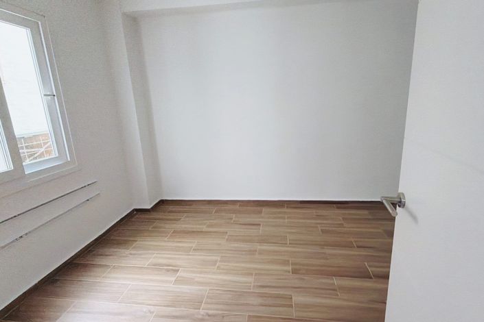 Image No.11-3 Bed Apartment for sale