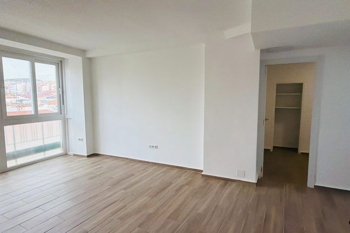 Image No.2-3 Bed Apartment for sale