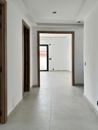 Image No.29-6 Bed House for sale