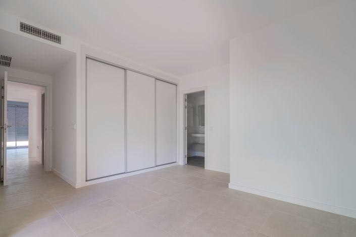 Image No.9-3 Bed Apartment for sale