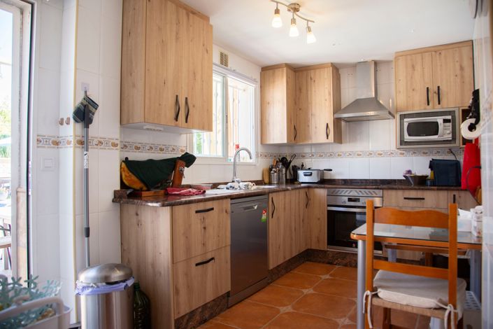 Image No.19-4 Bed House for sale