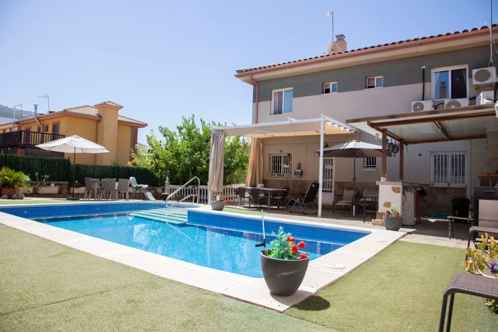 Image No.3-4 Bed House for sale