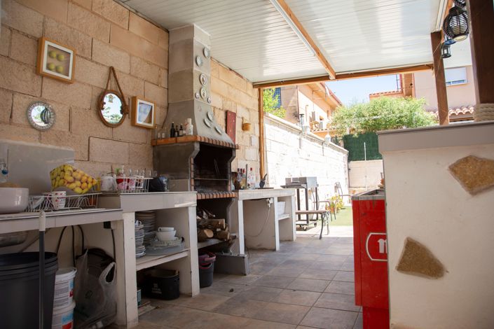 Image No.30-4 Bed House for sale