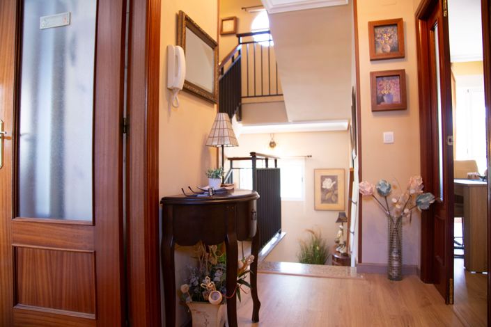 Image No.7-4 Bed House for sale