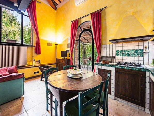 Image No.12-4 Bed Farmhouse for sale