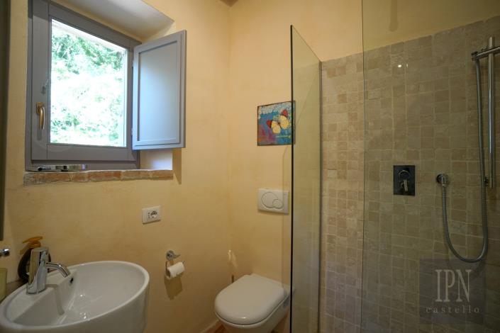 Image No.43-4 Bed Farmhouse for sale