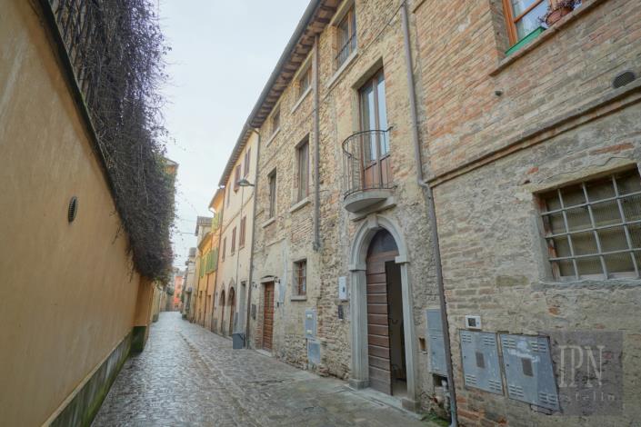 Image No.2-3 Bed Townhouse for sale