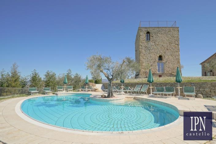 Image No.11-10 Bed Farmhouse for sale