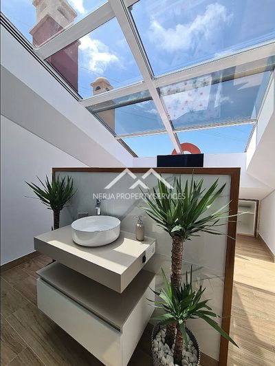 Image No.11-3 Bed Townhouse for sale
