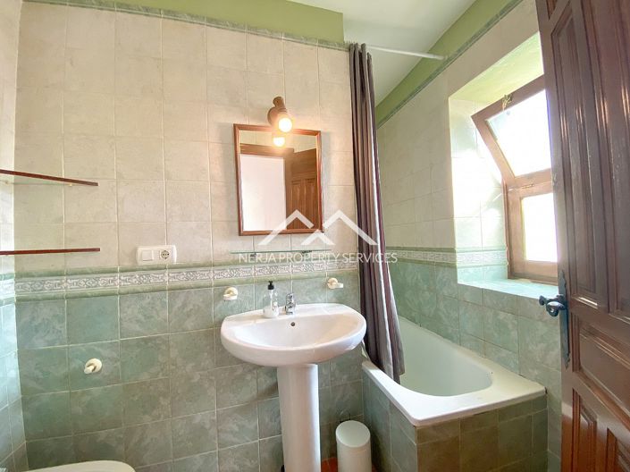 Image No.37-3 Bed House for sale