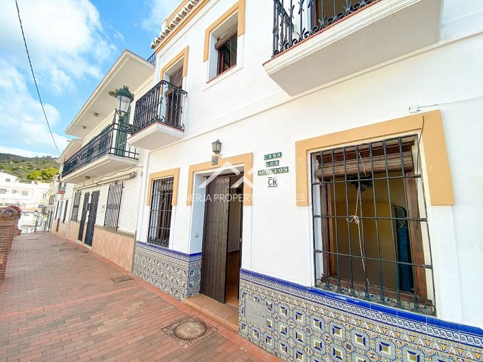 Image No.46-3 Bed House for sale