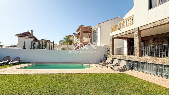 Image No.3-4 Bed Villa for sale