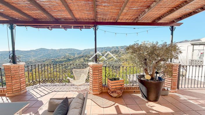 Image No.5-5 Bed Property for sale