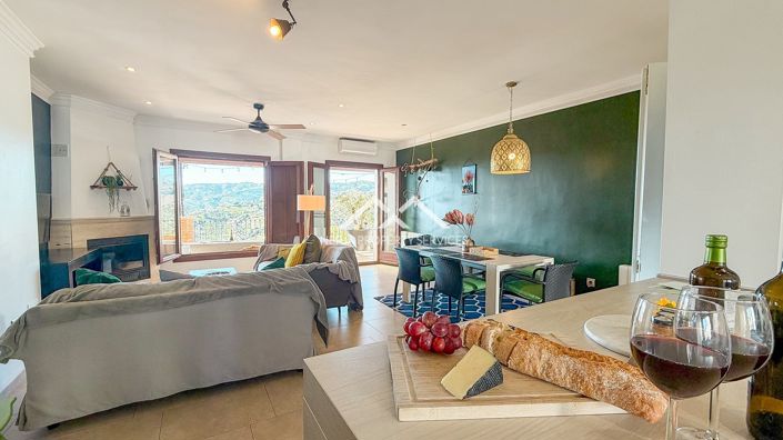 Image No.9-5 Bed Property for sale