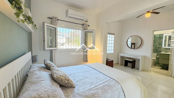 Image No.22-Villa de 4 chambres à vendre à Nerja