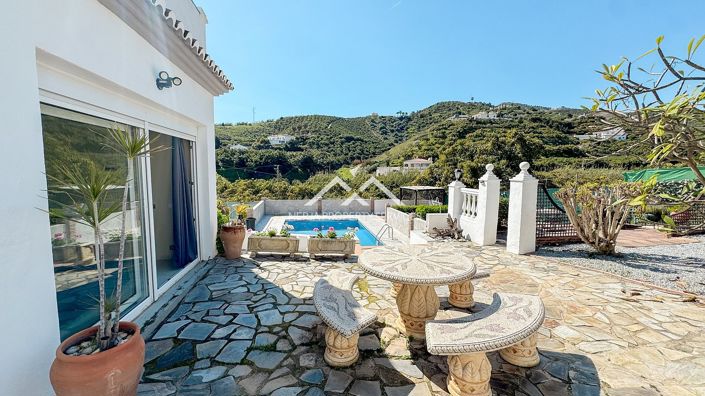 Image No.8-Villa de 4 chambres à vendre à Nerja