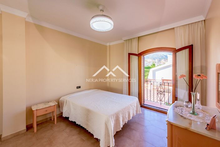 Image No.33-5 Bed Villa for sale