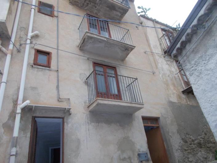 Image No.4-3 Bed House for sale