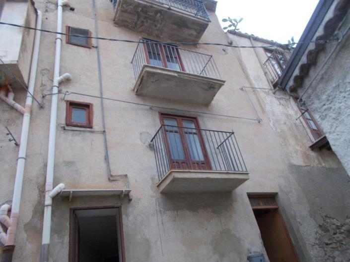 Image No.5-3 Bed House for sale