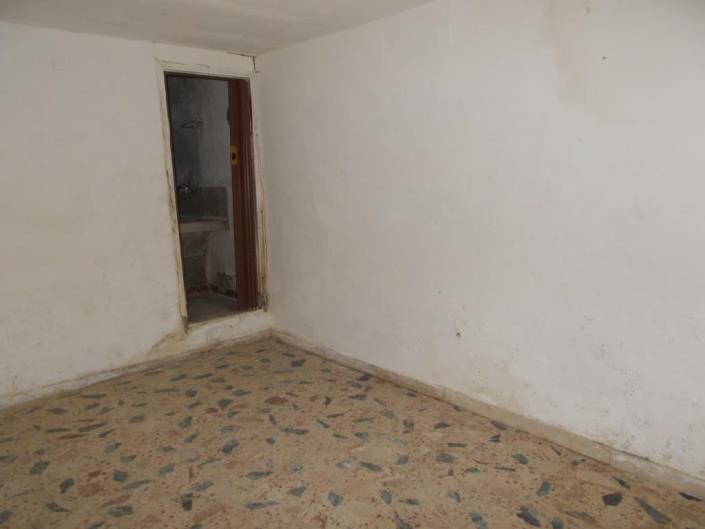 Image No.8-3 Bed House for sale