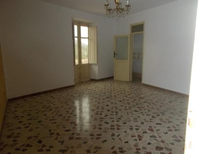 Image No.15-3 Bed House for sale