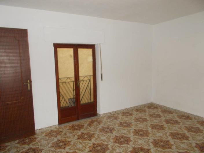 Image No.26-3 Bed House for sale