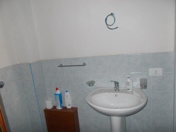 Image No.6-2 Bed House for sale