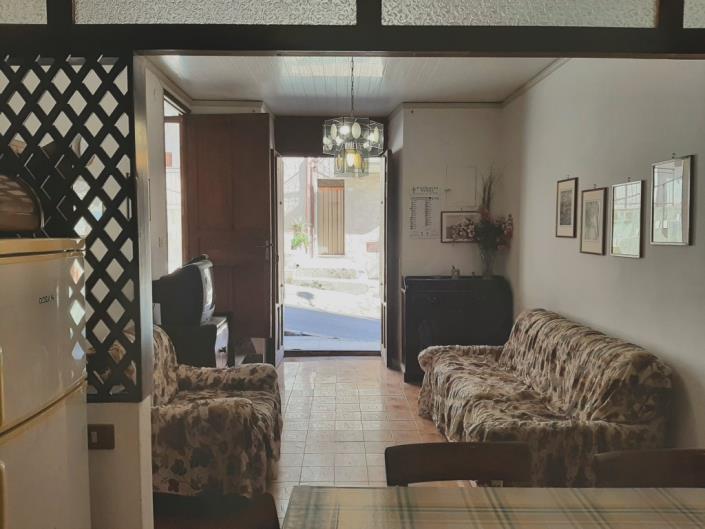 Image No.24-4 Bed House for sale