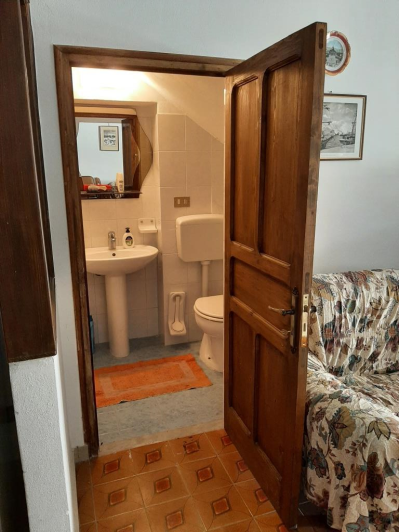 Image No.26-4 Bed House for sale