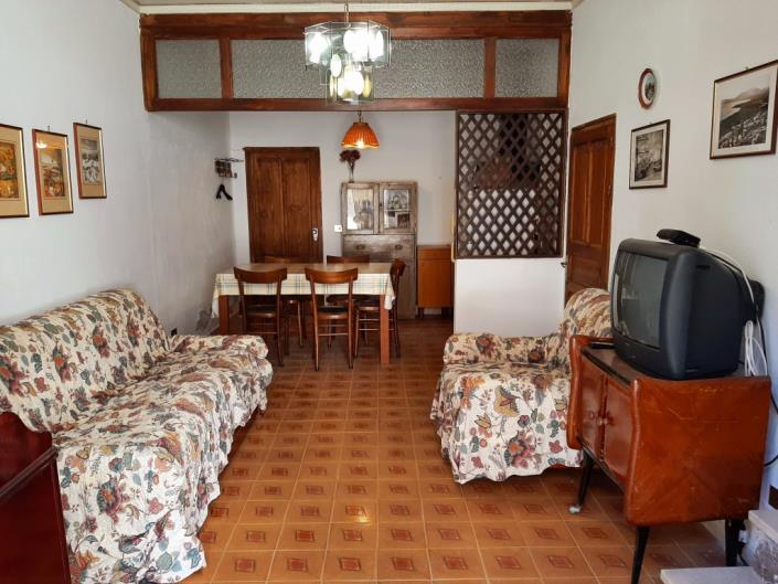 Image No.25-4 Bed House for sale