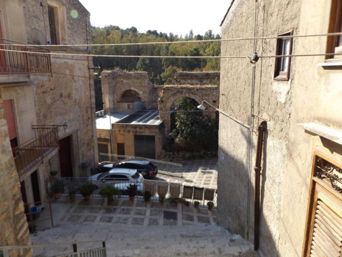 Image No.5-3 Bed House for sale
