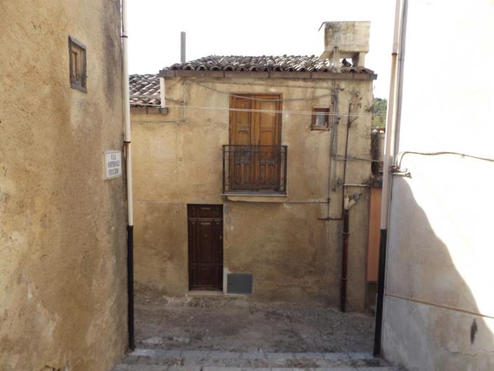 Image No.6-3 Bed House for sale