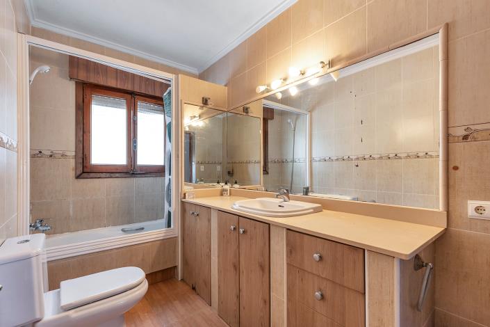 Image No.20-5 Bed Villa / Detached for sale