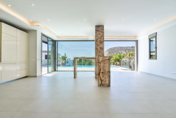 Image No.11-6 Bed Villa for sale
