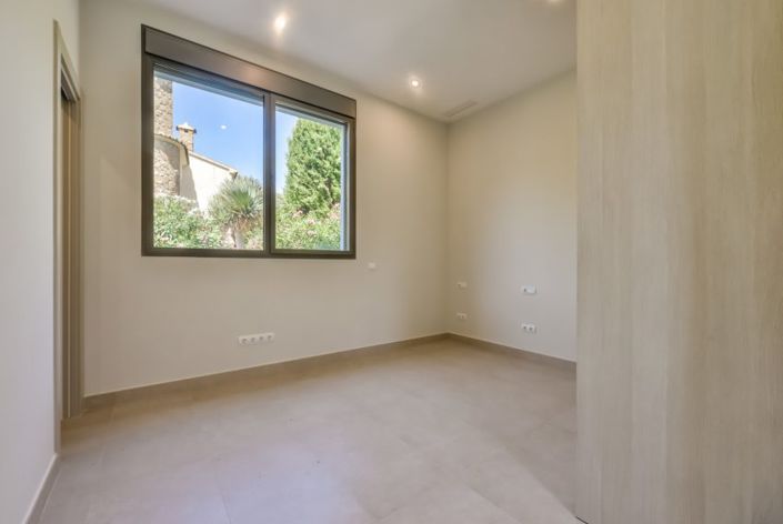 Image No.18-6 Bed Villa for sale