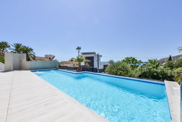 Image No.2-6 Bed Villa for sale